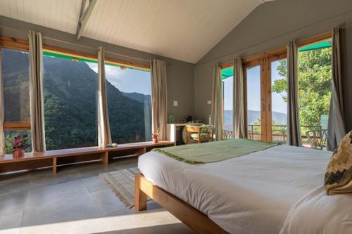 Seclude Pangot, Perch Nainital